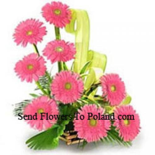 Panier contenant 9 gerberas roses